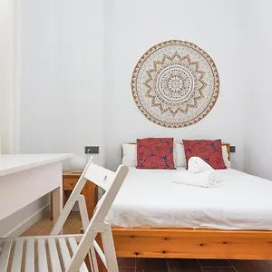https://oasis-in-the-heart-of-seville.es-andalucia.com
