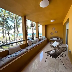https://apartamento-pto-sotogrande-con-vistas-al-mar.es-andalucia.com